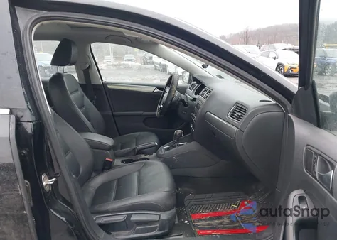 2017 Volkswagen Jetta 1.4T Se z USA, uszkodzony, nr VIN 3VWDB7AJXHM235488